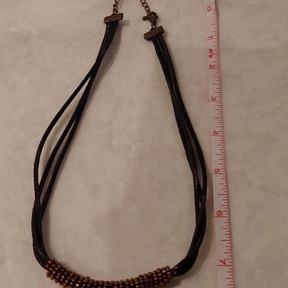 9 Assorted Necklaces - Picture 9 of 11